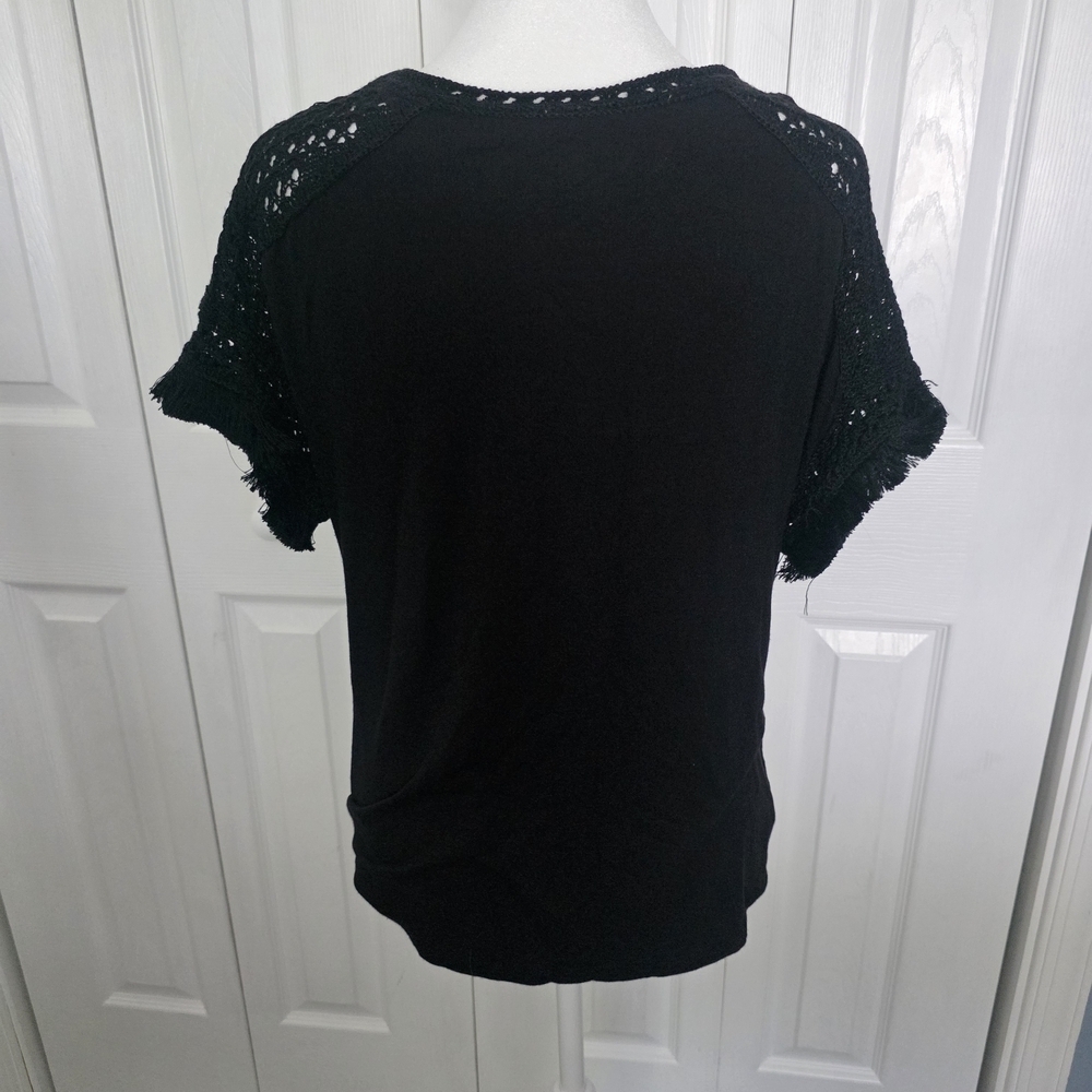 Chic Black Crochet Sleeve Blouse - Picture 3 of 3